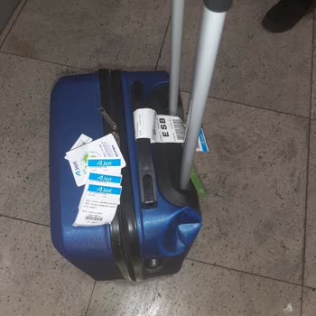 Aktarmalı Uçuş ve Hasarlı Bavul Kabusu