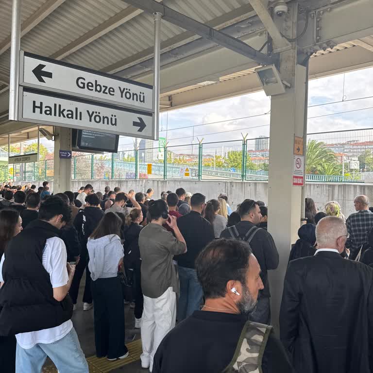 Yoğun Saatlerde Marmaray Bakım Sorunu