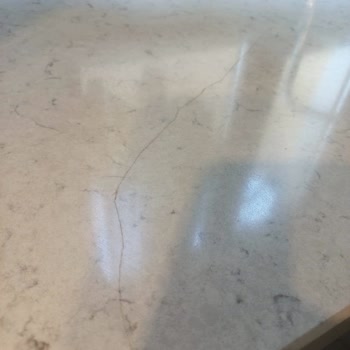ÇimStone Mutfak Mermerinde Kendiliğinden Oluşan Çatlak ve İletişim Sorunları