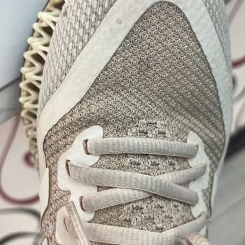 Adidas Ayakkabılarda Beklenmedik Yırtılma Sorunu