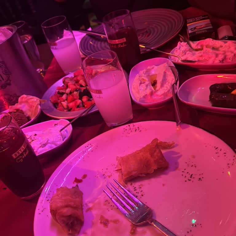 Garsonların Tavrı ve Mekanın Düzeni Sorunlu