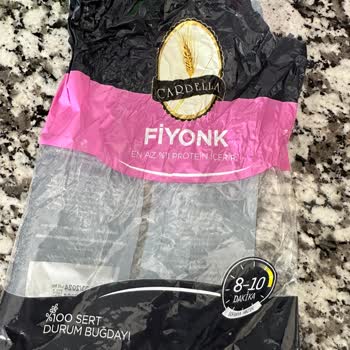 Makarnada Canlı Böcek Şoku