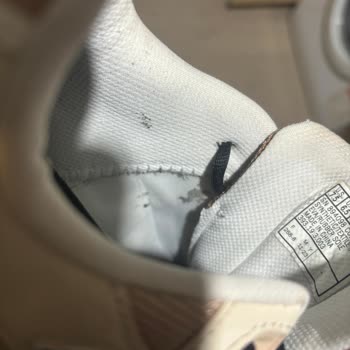 Skechers D'LITES 4.0: Проблема с внутренней подкладкой