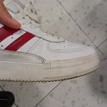 Dayanıklılık Sorunu: Yeni Spor Ayakkabım Hızla Yırtıldı
