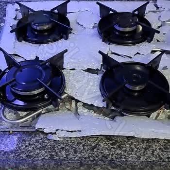 Evii Ocak Camı Patladı!