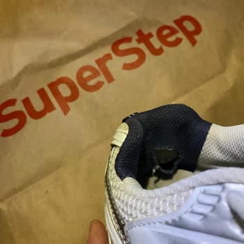 Garanti Süresinde Yırtılan Ayakkabıya Çözüm Bulunamıyor