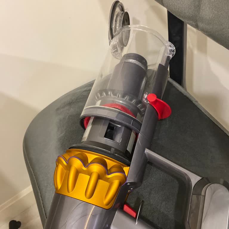 Dyson V15'in Toz Haznesi Sorunu Kullanıcıları Mağdur Ediyor
