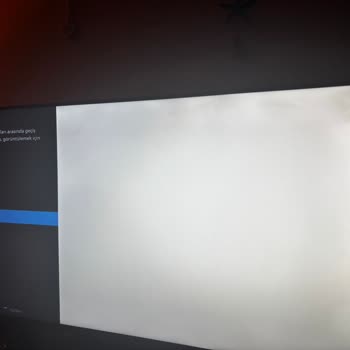 Yeni Alınan TV'de Işık Sızması ve İşletim Sistemi Sorunları