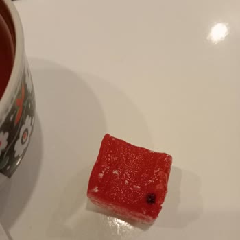 Misafire Sunulan Lokumda Gizemli Madde Şoku