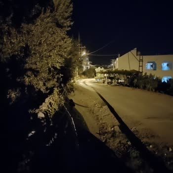 Toroslar Elektrik Dağıtım Eksik Sokak Aydınlatması Tehlike Saçıyor!