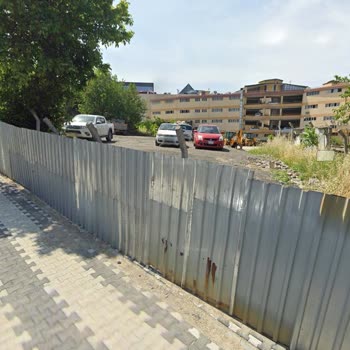 İstanbul Büyükşehir Belediyesi Mahallede Unutulmuş Futsal Sahası Ve Güvenlik Sorunu