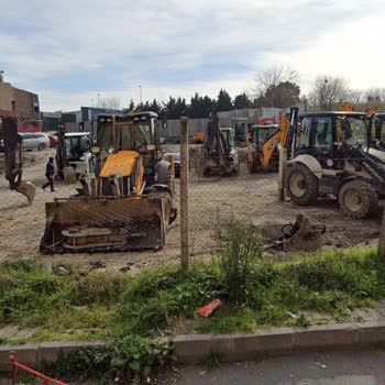 İstanbul Büyükşehir Belediyesi Mahallede Unutulmuş Futsal Sahası Ve Güvenlik Sorunu