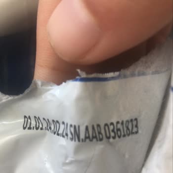 Şubeye teslim ettiğimiz ve fotoğrafını çektiğimiz kargoların etiket, seri numaraları ve poşetleri dahi değişmiş