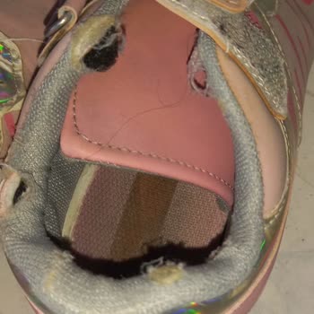 FLO'dan Aldığımız Ayakkabılar Hızla Yıprandı