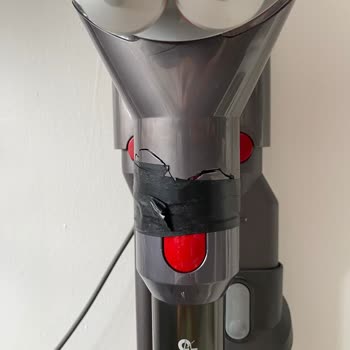 Dyson V8'in Malzeme Kalitesi Hayal Kırıklığı
