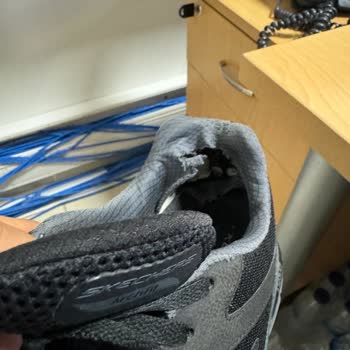 Skechers Ayakkabıda Beklenmedik Yırtılma Sorunu