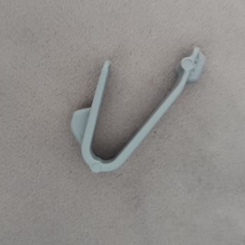 Received Damaged Clip for Kraft 7351-G High Chair – Requesting Replacement Part