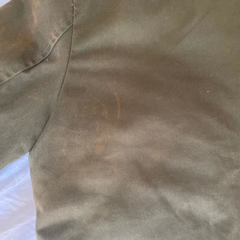 Mango Ceketinde Beklenmedik Renk Değişimi