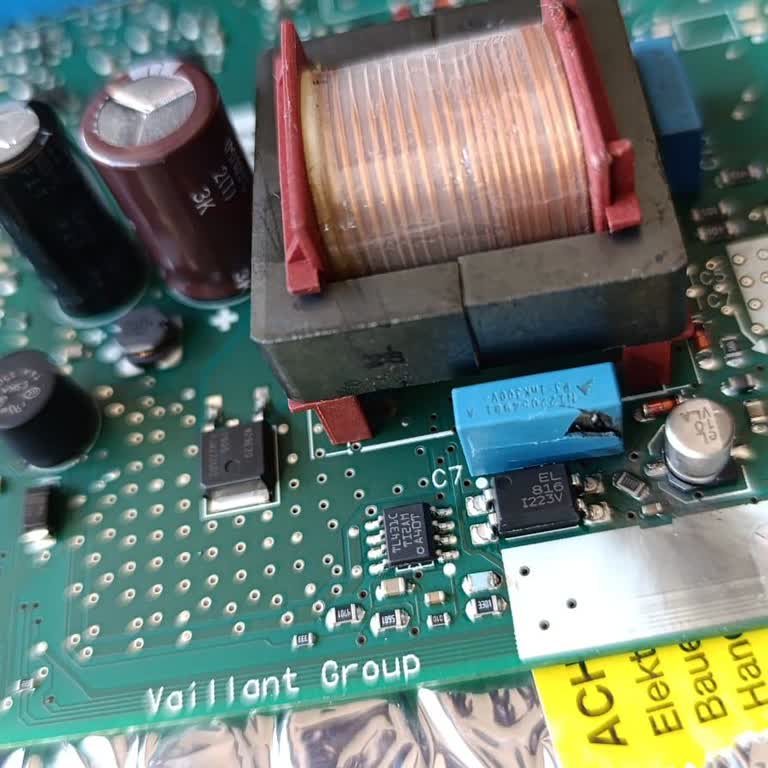 Vaillant Heizung Hauptplatine defekt trotz Garantie, hohe Reparaturkosten