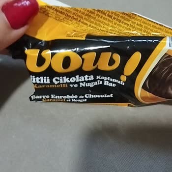 Vow Çikolatada Plastik Parçaları Şoku