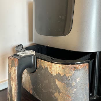 Vestel Airfry'de Beklenmedik Paslanma ve Soyulma Sorunu