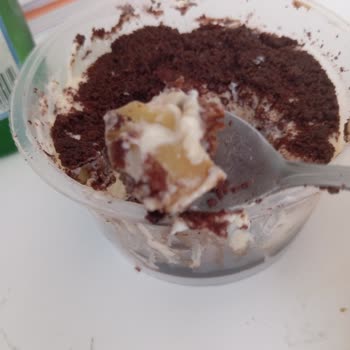 BİM Özsüt Bardak Tramisunun Hayal Kırıklığı Yaratan İçeriği