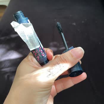 Yves Rocher'den Aldığım Maskara Kuru Ve Topaklanmış Çıktı