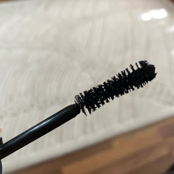 Yves Rocher'den Aldığım Maskara Kuru Ve Topaklanmış Çıktı