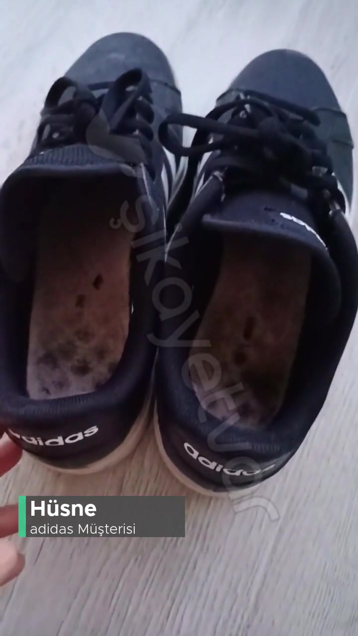 Adidas Ayakkabı Tabanı Üretim Hatalı! videonun kapak resmi