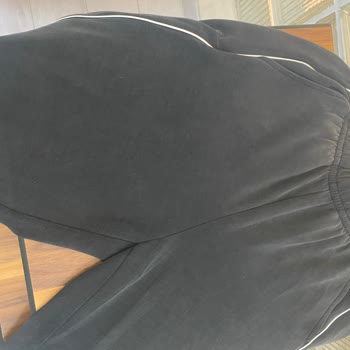 İlk Yıkamada Solan Eşofman Şoku