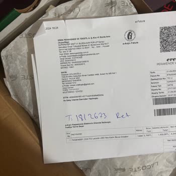 Lacoste Ayakkabıda Tüylenme ve İletişim Sorunu