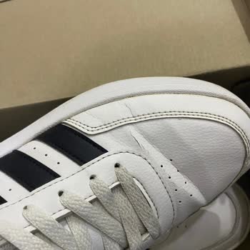 Adidas Ayakkabıda Beklenmedik Kalite Sorunu