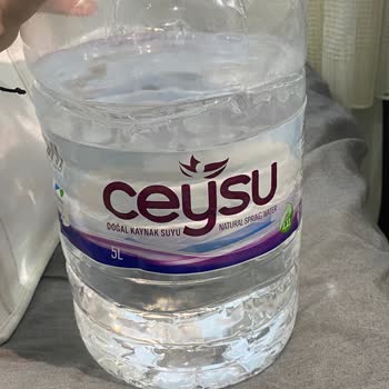 Ceysu 5L suyun içinden çıkan yabancı maddeler
