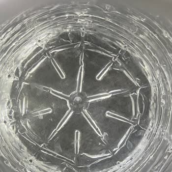 Ceysu 5L suyun içinden çıkan yabancı maddeler