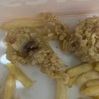 Siparişte Hayal Kırıklığı: Çiğ Nugget ve Karışık Patates