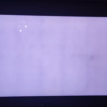 100 Bin TL'lik TV'de Dikey Gölgeler ve Ölü Pikseller