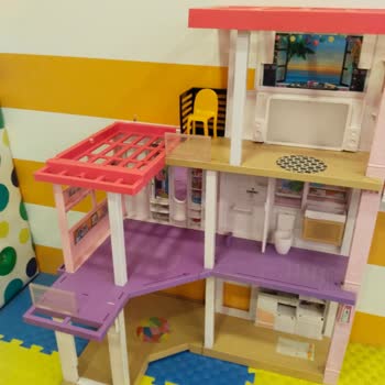 Playland Oyun Alanında Hayal Kırıklığı: Oyuncaklar Eksik ve Kırık