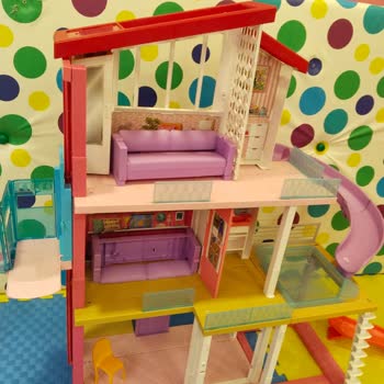 Playland Oyun Alanında Hayal Kırıklığı: Oyuncaklar Eksik ve Kırık