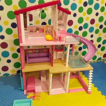 Playland Oyun Alanında Hayal Kırıklığı: Oyuncaklar Eksik ve Kırık