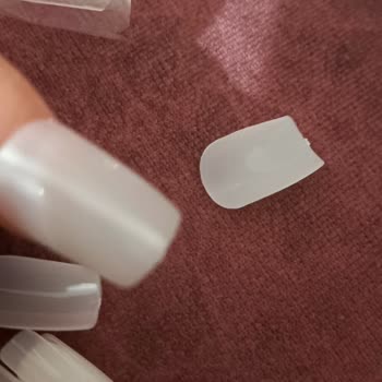 Takma Tırnak Fiyaskosu