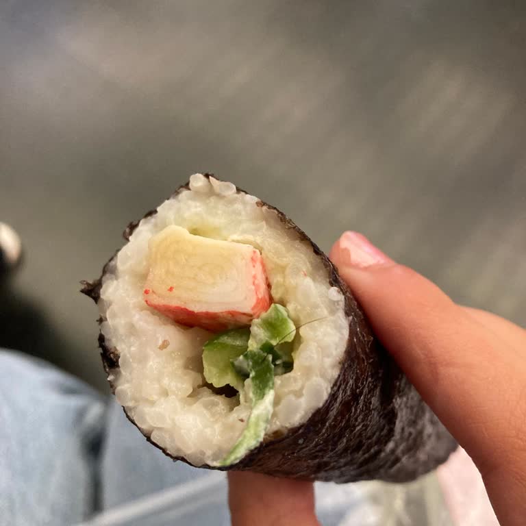 Dardanel Sushi Roll İçinden Çıkan Kıl Şoku