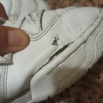 Adidas Ayakkabıda Erken Yıpranma Sorunu