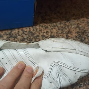 Adidas Ayakkabıda Erken Yıpranma Sorunu