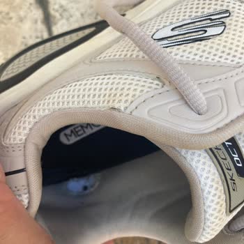 Skechers Ayakkabıda Yırtık Sorunu ve Olumsuz İnceleme Sonucu