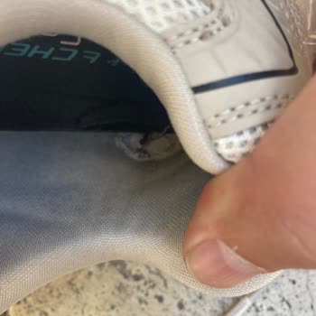 Skechers Ayakkabıda Yırtık Sorunu ve Olumsuz İnceleme Sonucu