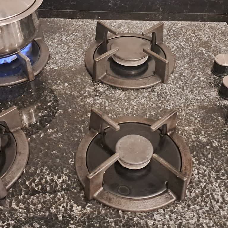 Simfer ankastre ocak camı patladı şoktayız