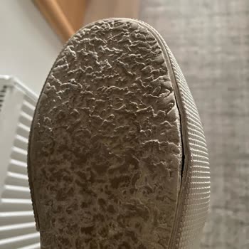 Superga Sneaker Tabanı 2 Ayda Açıldı