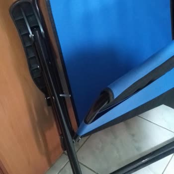 A101 Kalitesiz Sandalyeler Ve Yetersiz Müşteri Hizmetleri