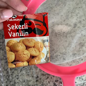 Pakmaya Vanilya Paketlerinde Sadece Toz Şeker Çıkıyor