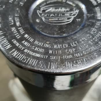 Stanley 1.9 Liter Thermoskanne hält nicht warm oder kalt, keine Lösung durch Kundendienst